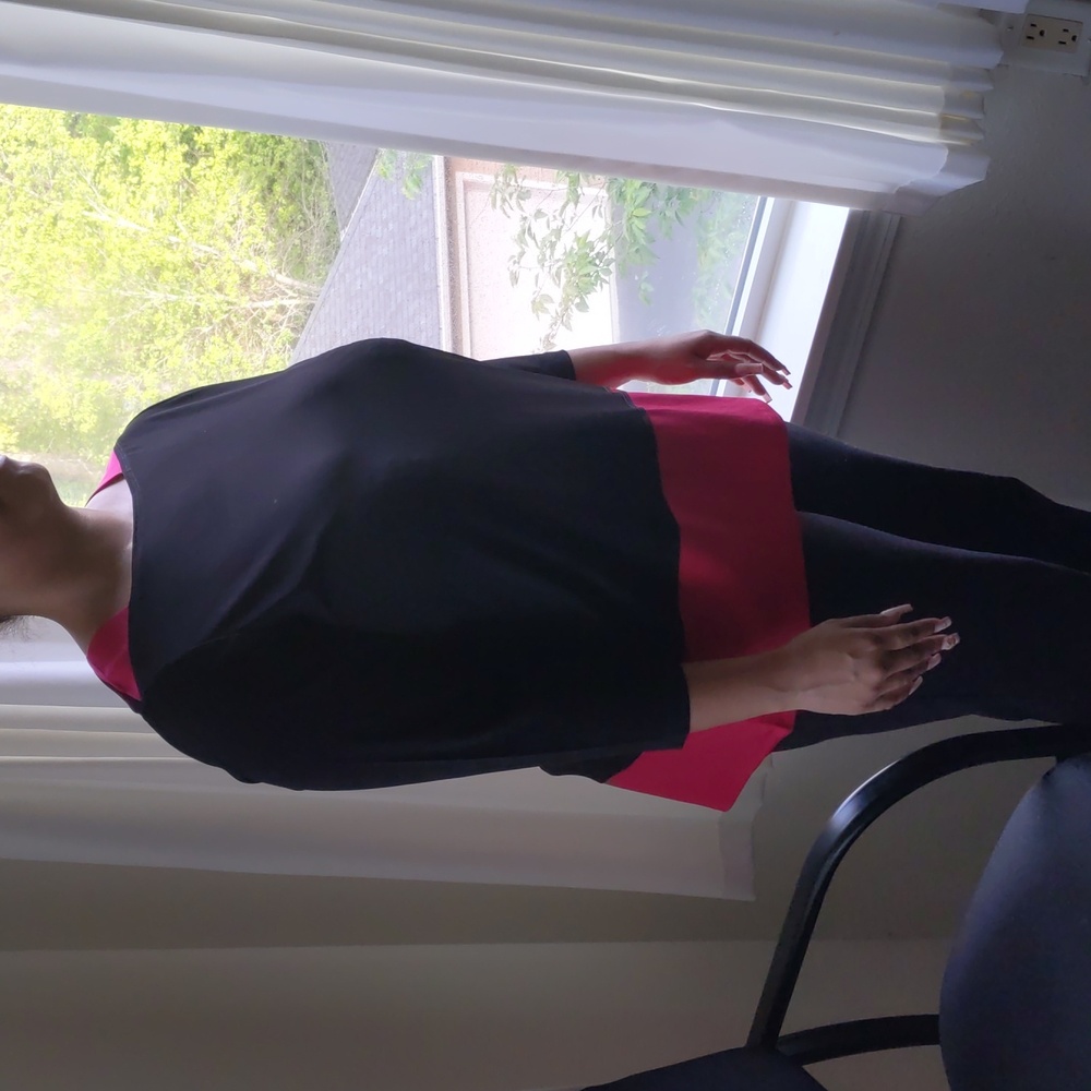 Colorblock Tunic - Picture 11 of 12